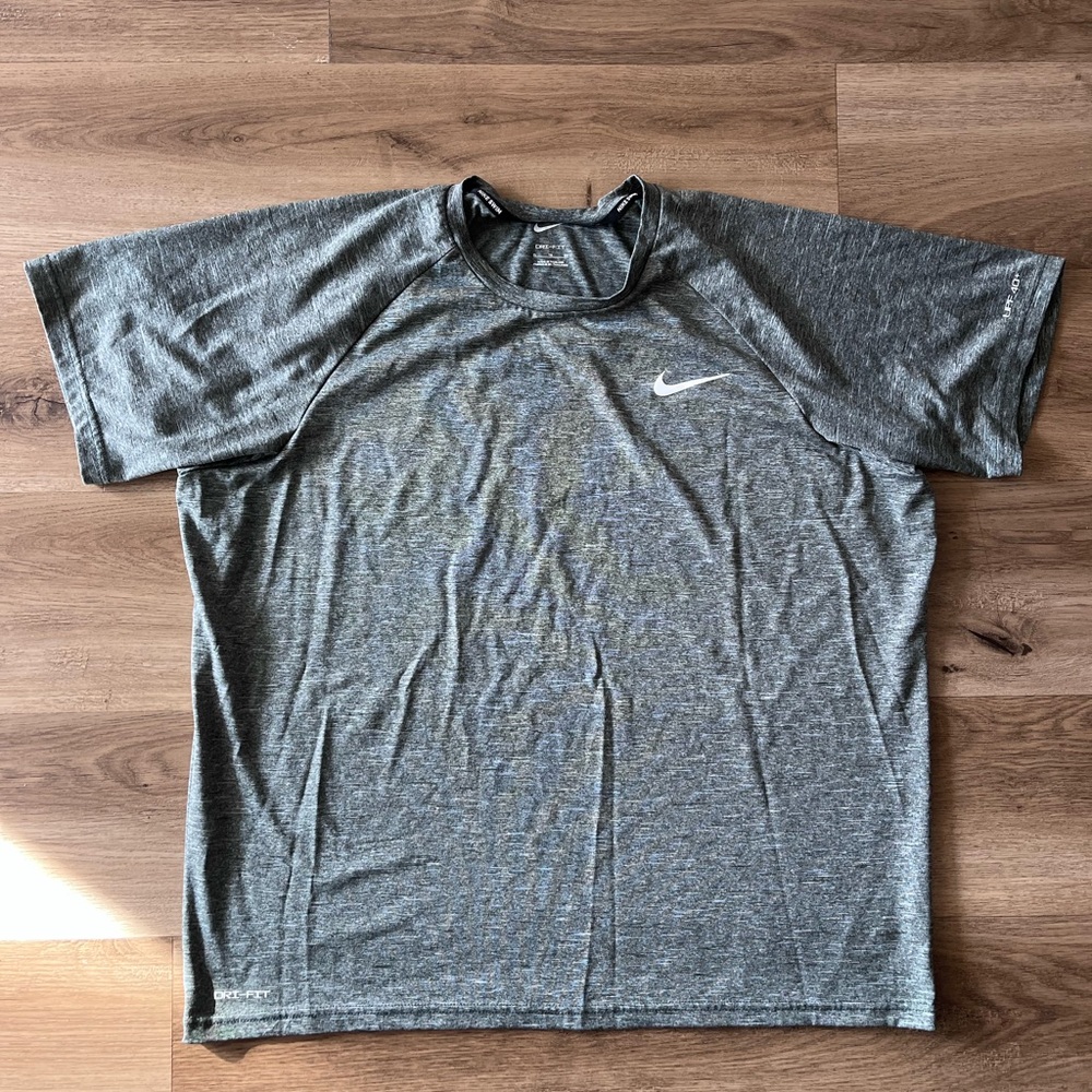 Nike Dri-Fit Swim Men's Gray/Green Short Sleeve Tee